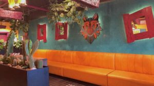 داخل المطعم