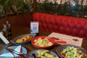 مطعم فالنتيز المدينة (السعر + المنيو + الموقع + آراء الناس)