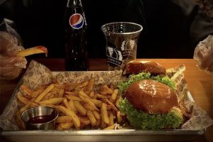 مطعم كيو سموك هاوس المدينة (السعر + المنيو + الموقع + آراء الناس)