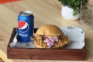 مطعم ذا اريا برجر المدينة (السعر + المنيو + الموقع + آراء الناس)